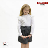 A practical and elegant outfit